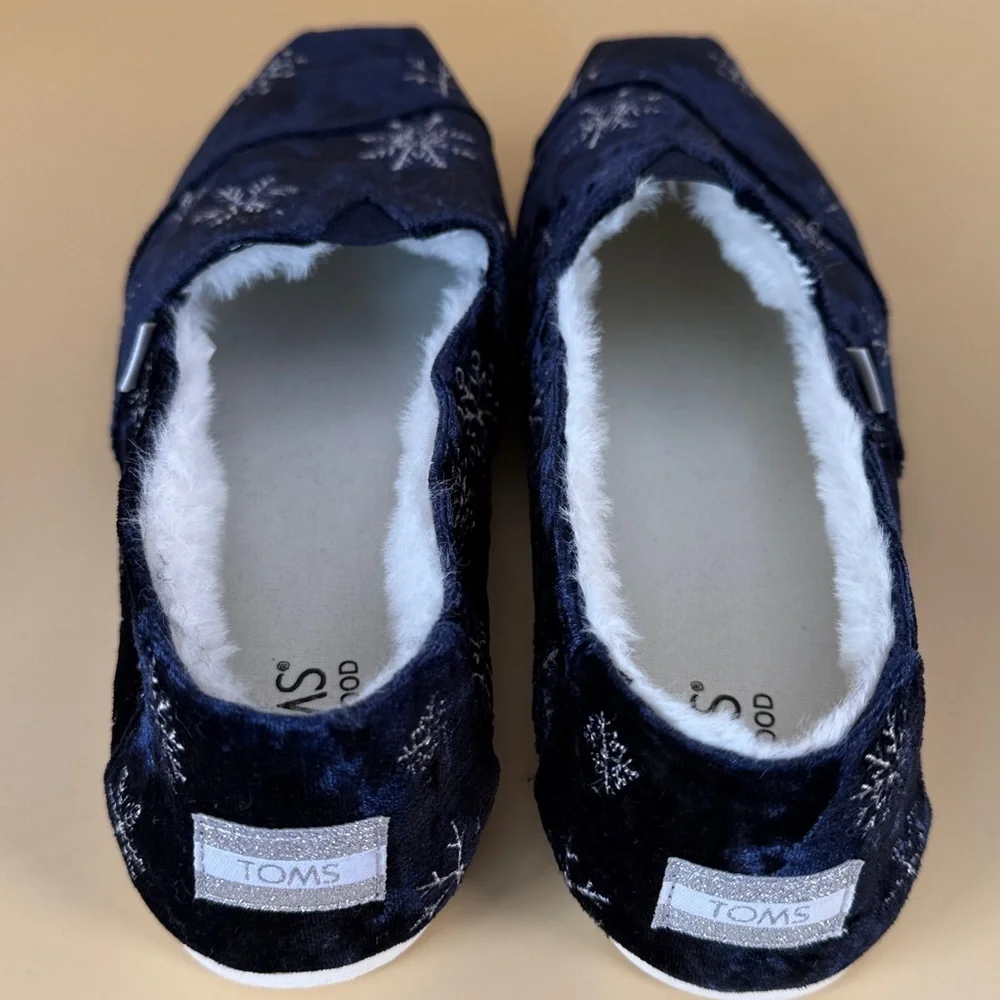 Toms Midnight Blue Snowflake Embroidered Slip-Ons Like New
